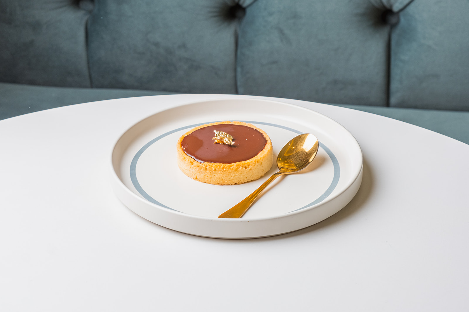 Tartaleta de chocolate, caramelo con mantequilla salada
