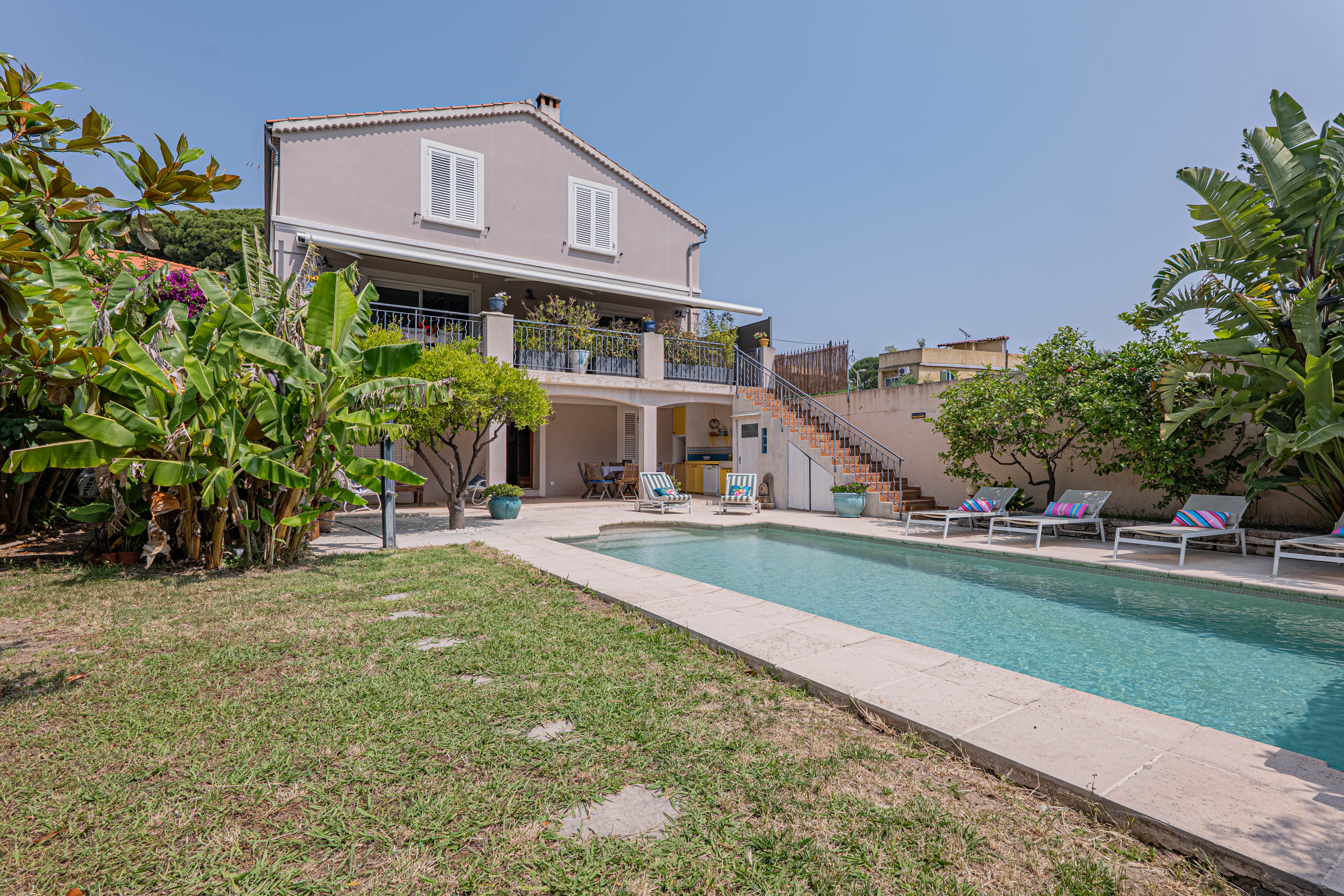 Golfe-Juan – Maison familiale avec piscine & dépendance Vallauris